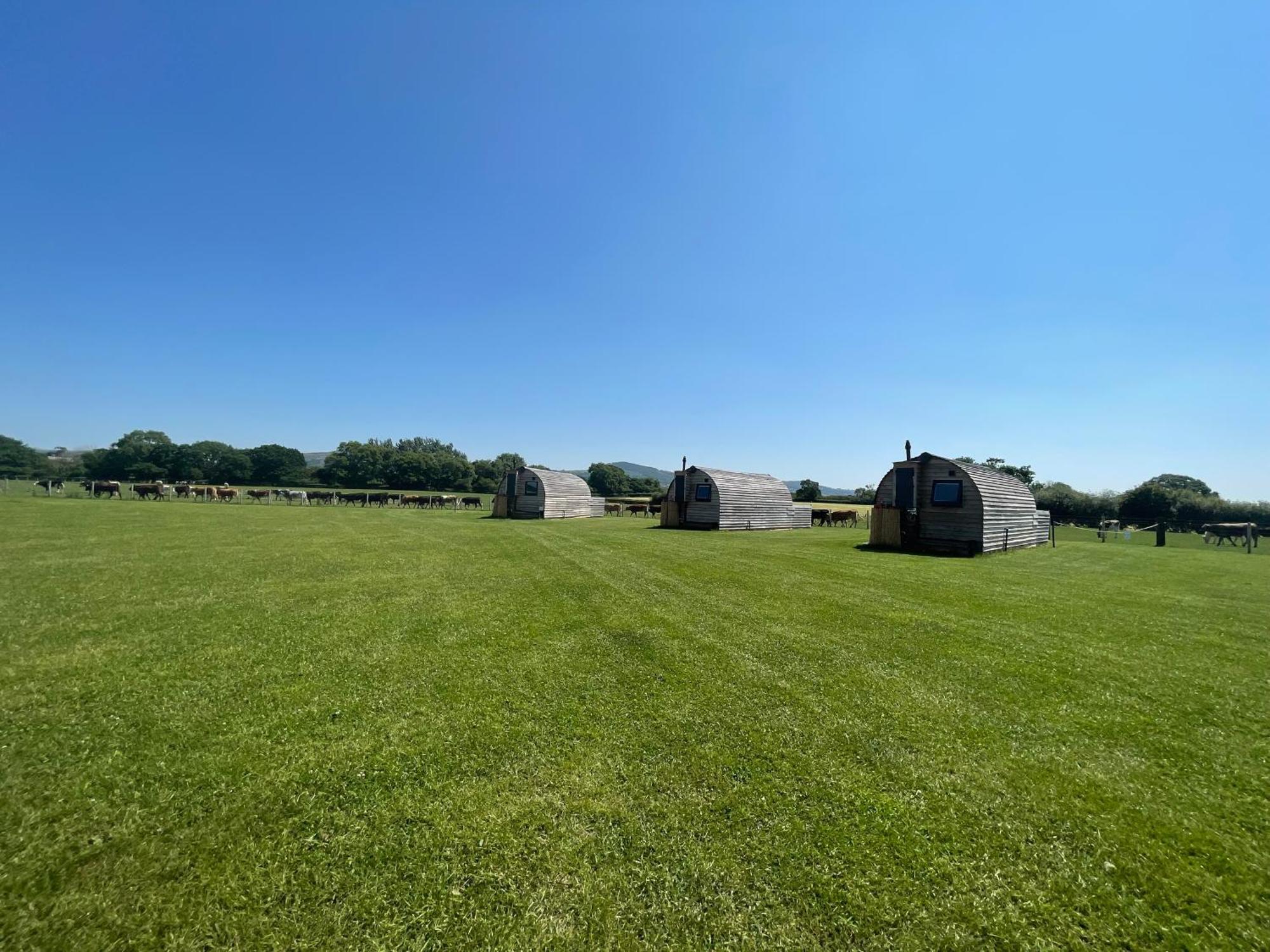 Abbey Farm Luxury Glamping Hotel Rhuddlan Exterior photo